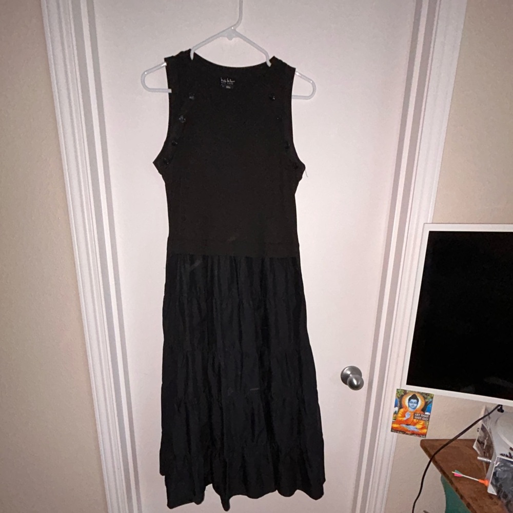 Nicole Miller
Black Sleeveless Dress